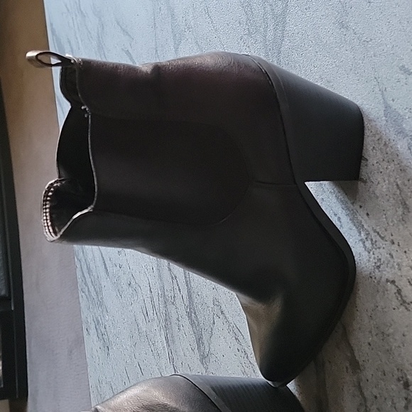 SHE & IN Stacked Heel black pull on booties Faux leather size 10 - Picture 5 of 10